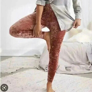 Aerie Chill Play‎ Move Blush Pink Crushed Velvet Leggings